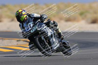 media/Oct-08-2022-SoCal Trackdays (Sat) [[1fc3beec89]]/Turn 16 (125pm)/